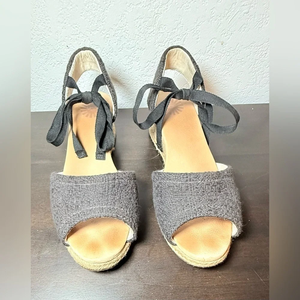 UGG Women's Classic Black Delmar Espadrille Wedges